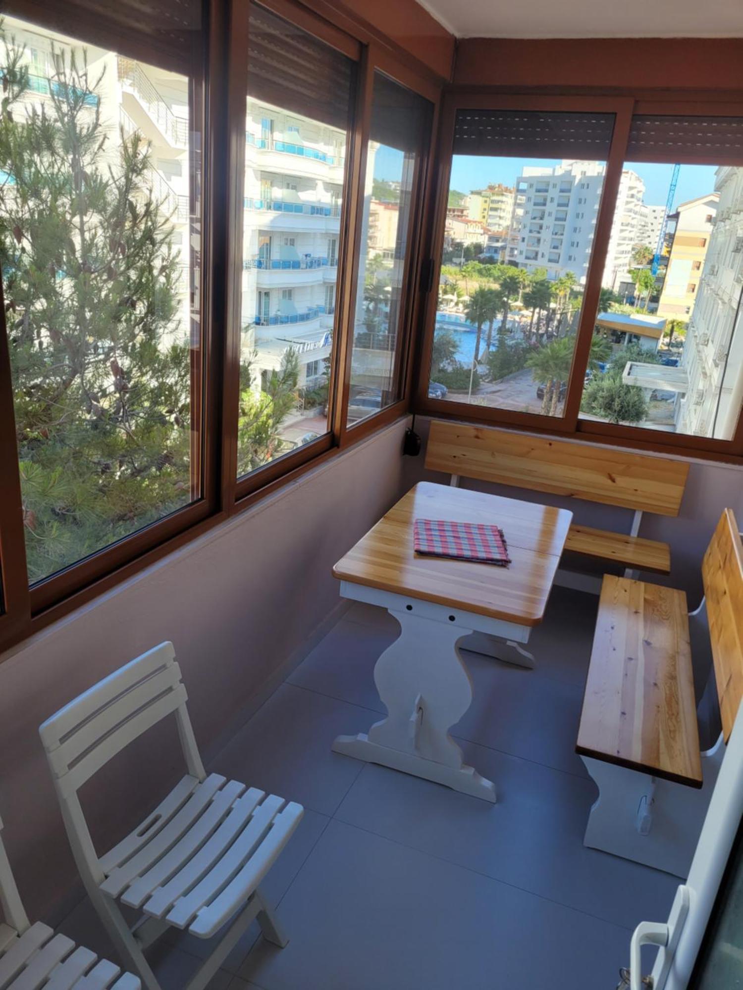 Orange Apartment Golem  Extérieur photo