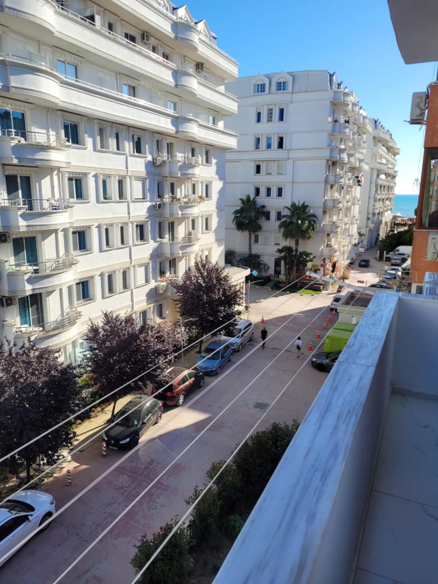 Orange Apartment Golem  Extérieur photo